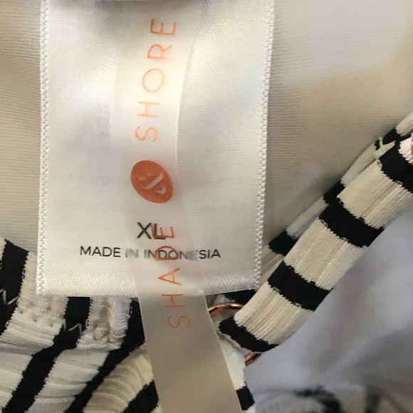 Shade & Shore Women’s One Piece Swimsuit Black & White Striped Size XL - Picture 8 of 9